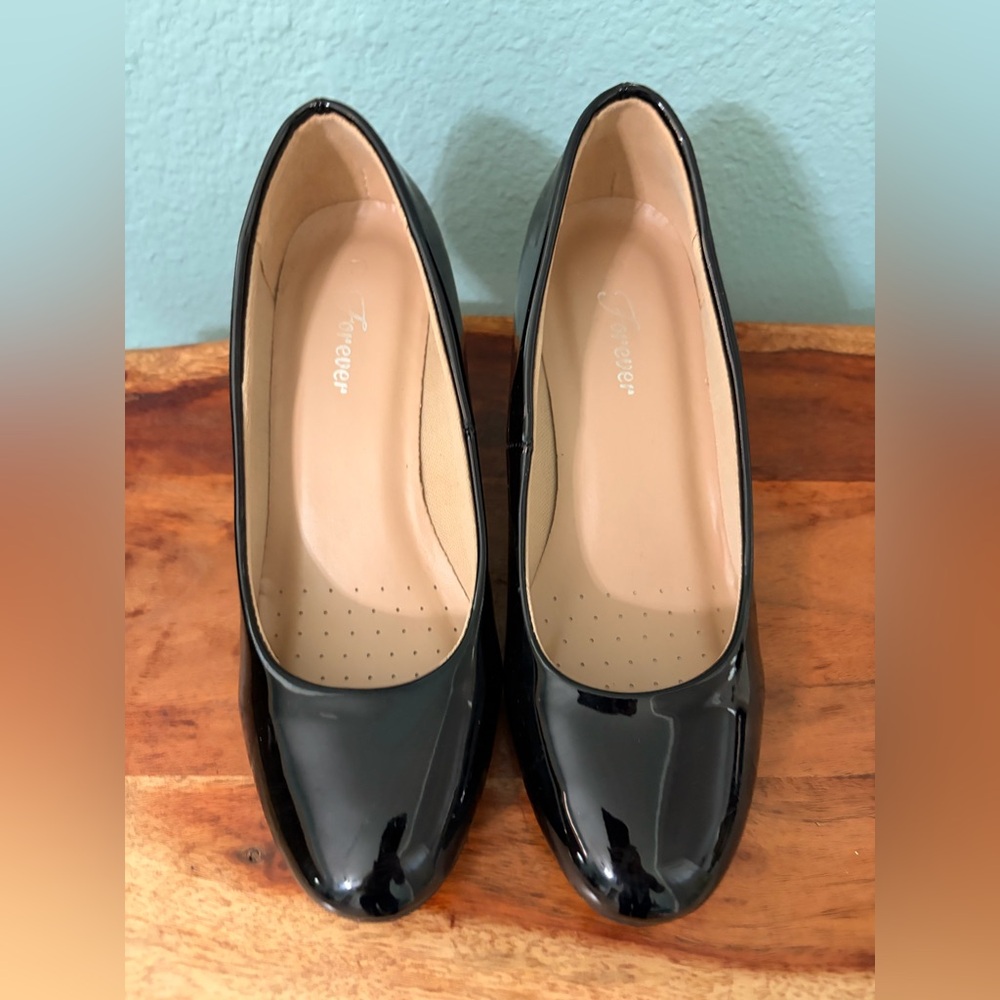 Forever Women's Black Pumps